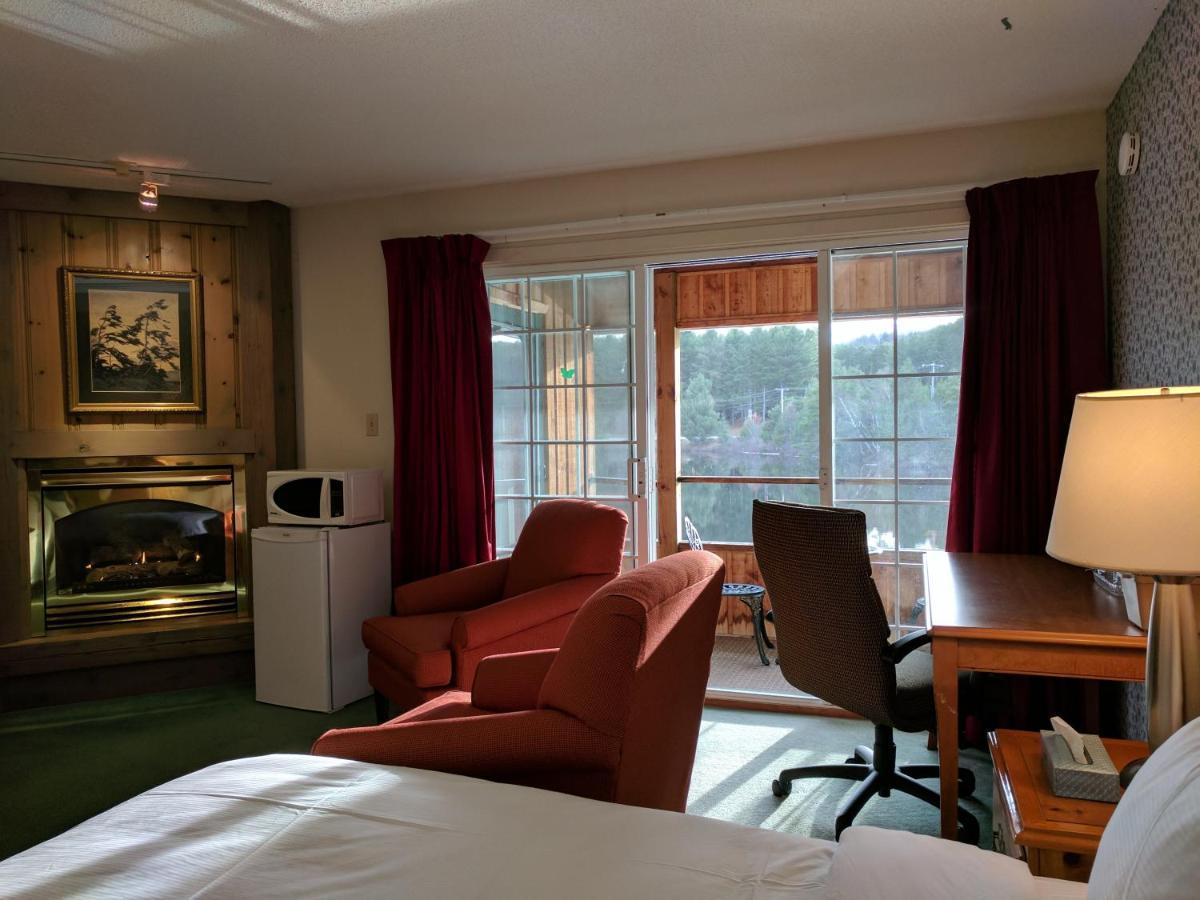 Algonquin Lakeside Inn Dwight Ruang foto