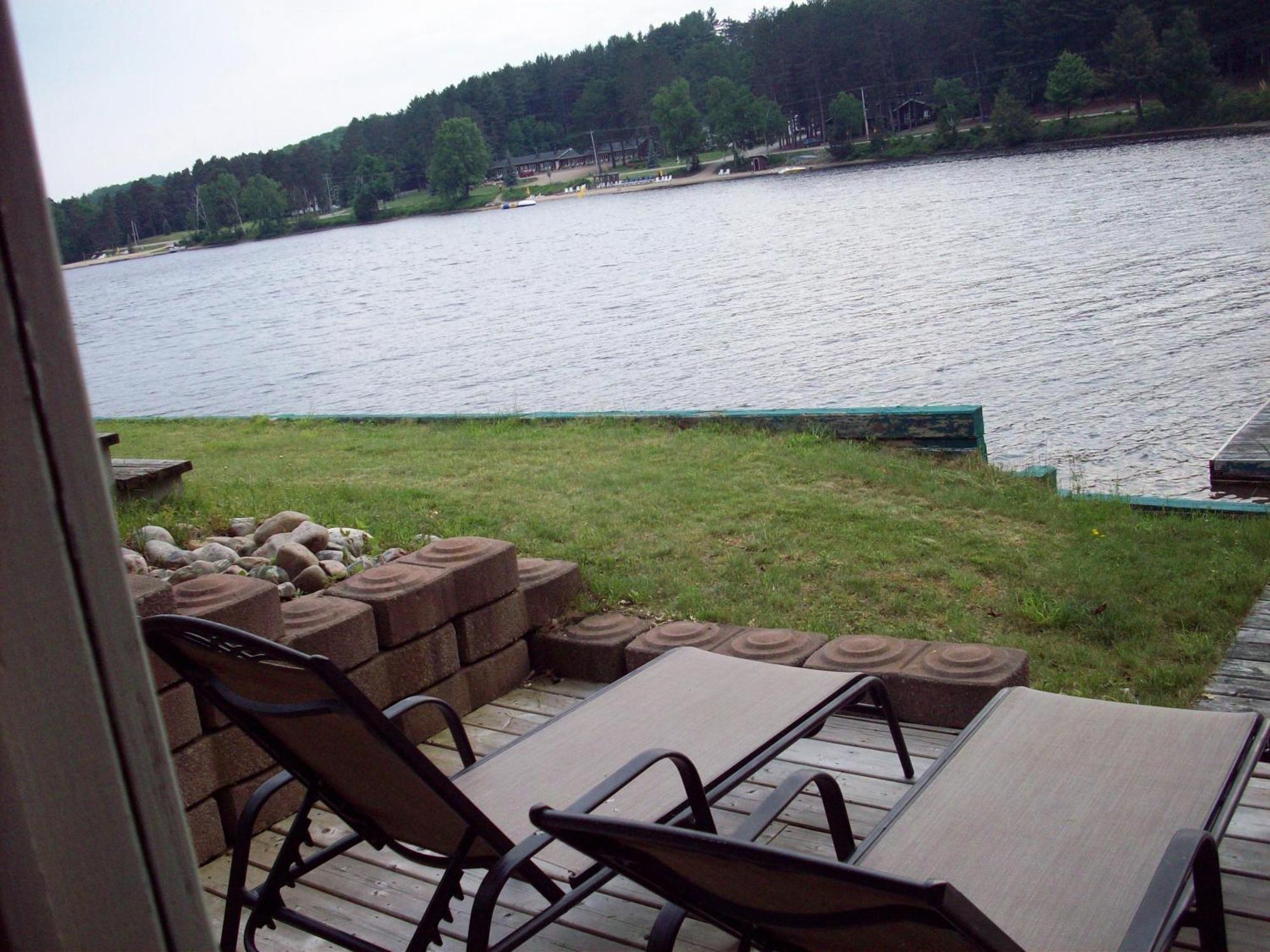 Algonquin Lakeside Inn Dwight Bagian luar foto