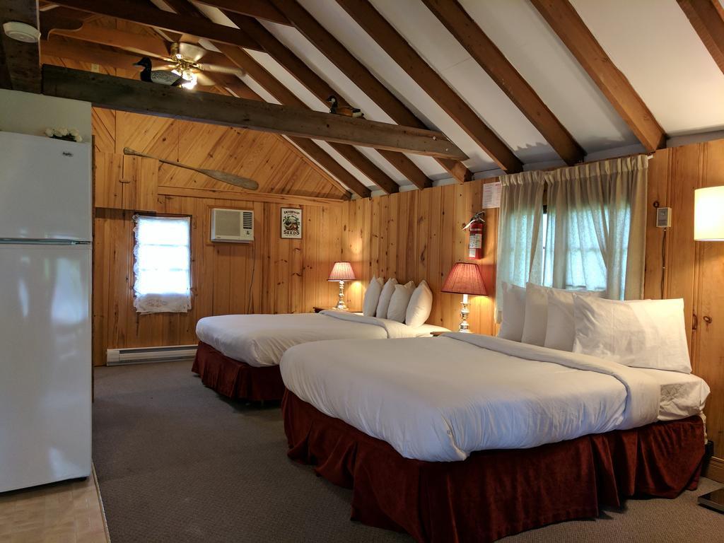 Algonquin Lakeside Inn Dwight Bagian luar foto