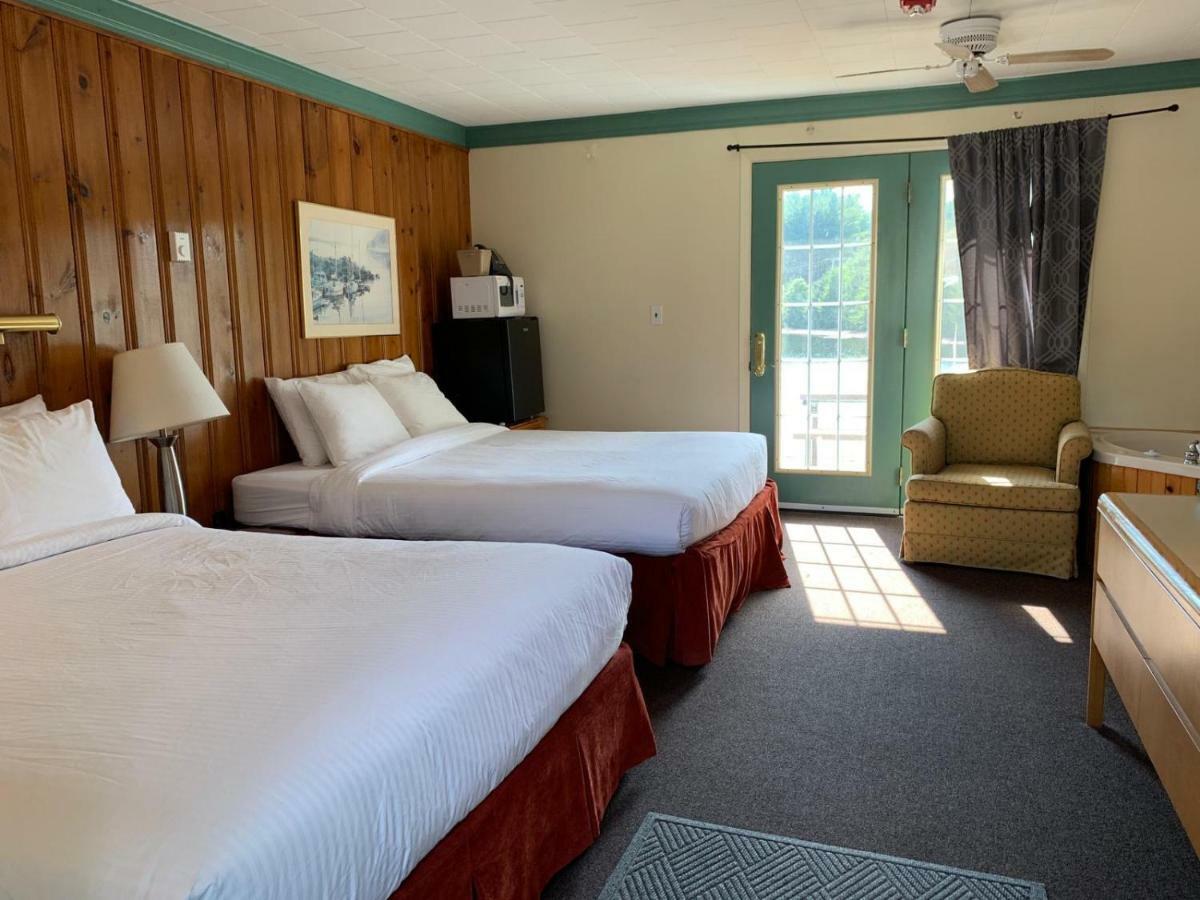 Algonquin Lakeside Inn Dwight Bagian luar foto